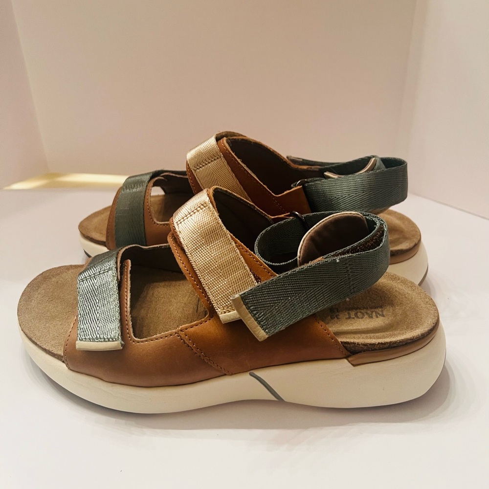 NEW NAOT women's odyssey sandal in arizona tan/latte brown/soft ivory sz 8/39 - Picture 2 of 5